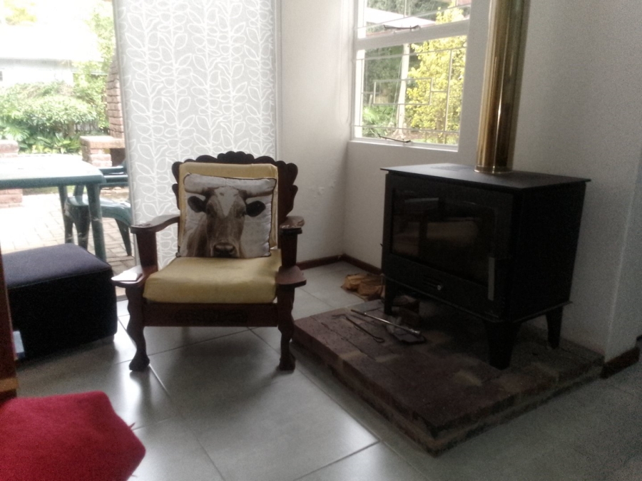 To Let 4 Bedroom Property for Rent in Glen Barrie Western Cape